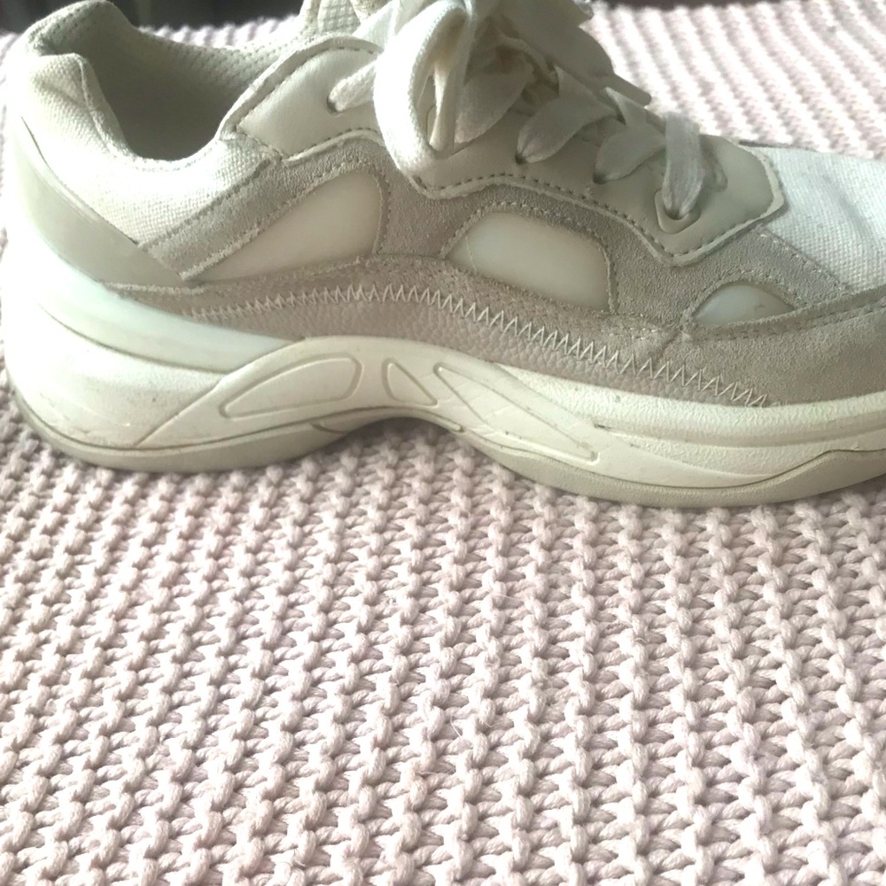 Zara  chunky running shoe in good condition size38